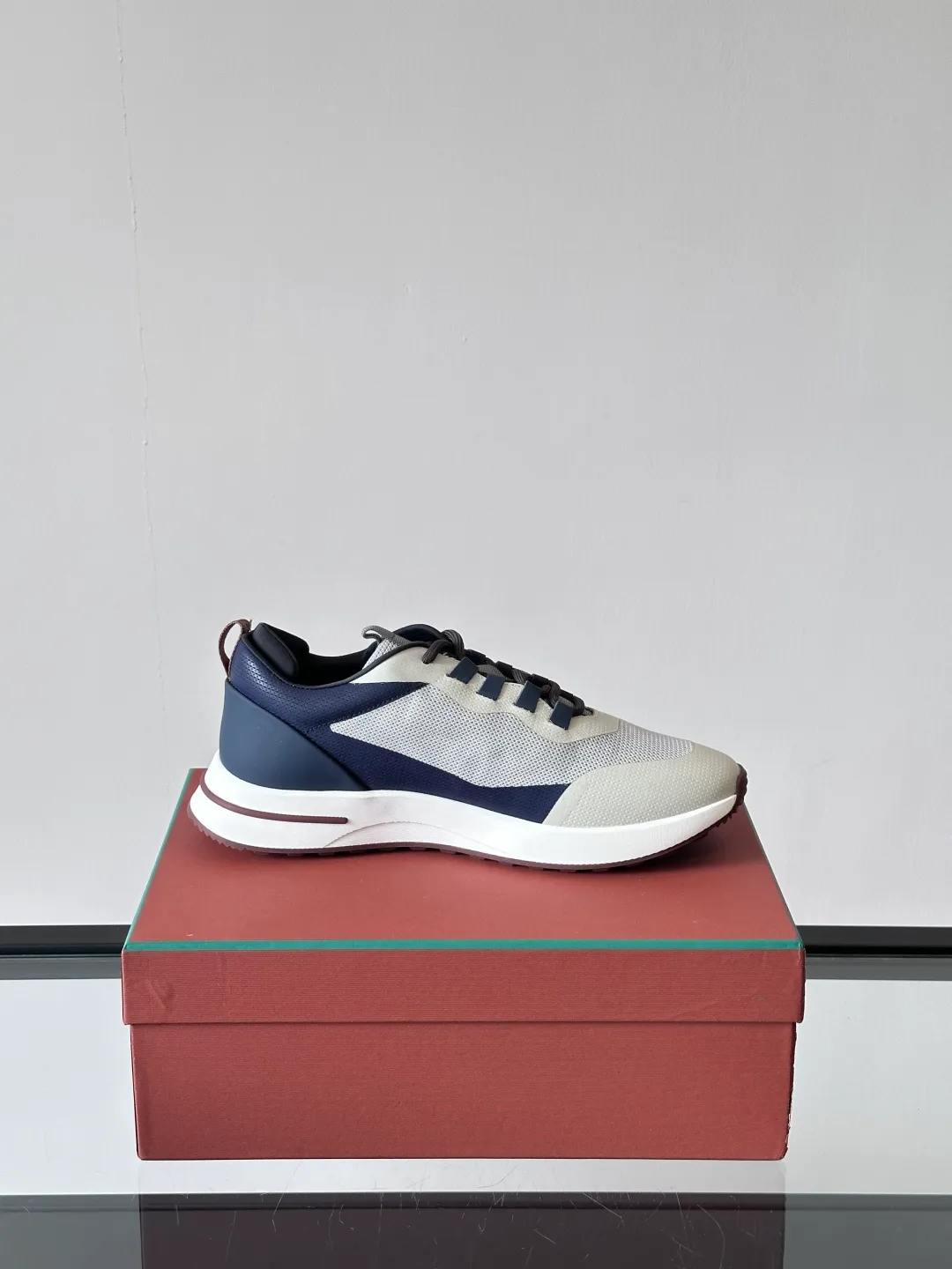 Factory price: 540💰Loro men's shoes💰iana niche Loro classic jogging shoes, men's lace-up casual shoes and sneakers, high-quality lightweight and comfortable fabrics, suitable for outdoor leisure, the color scheme is young and energetic, and it looks great with sportswear or casual suits! Size: 39-45 (customized at 38.45.46)